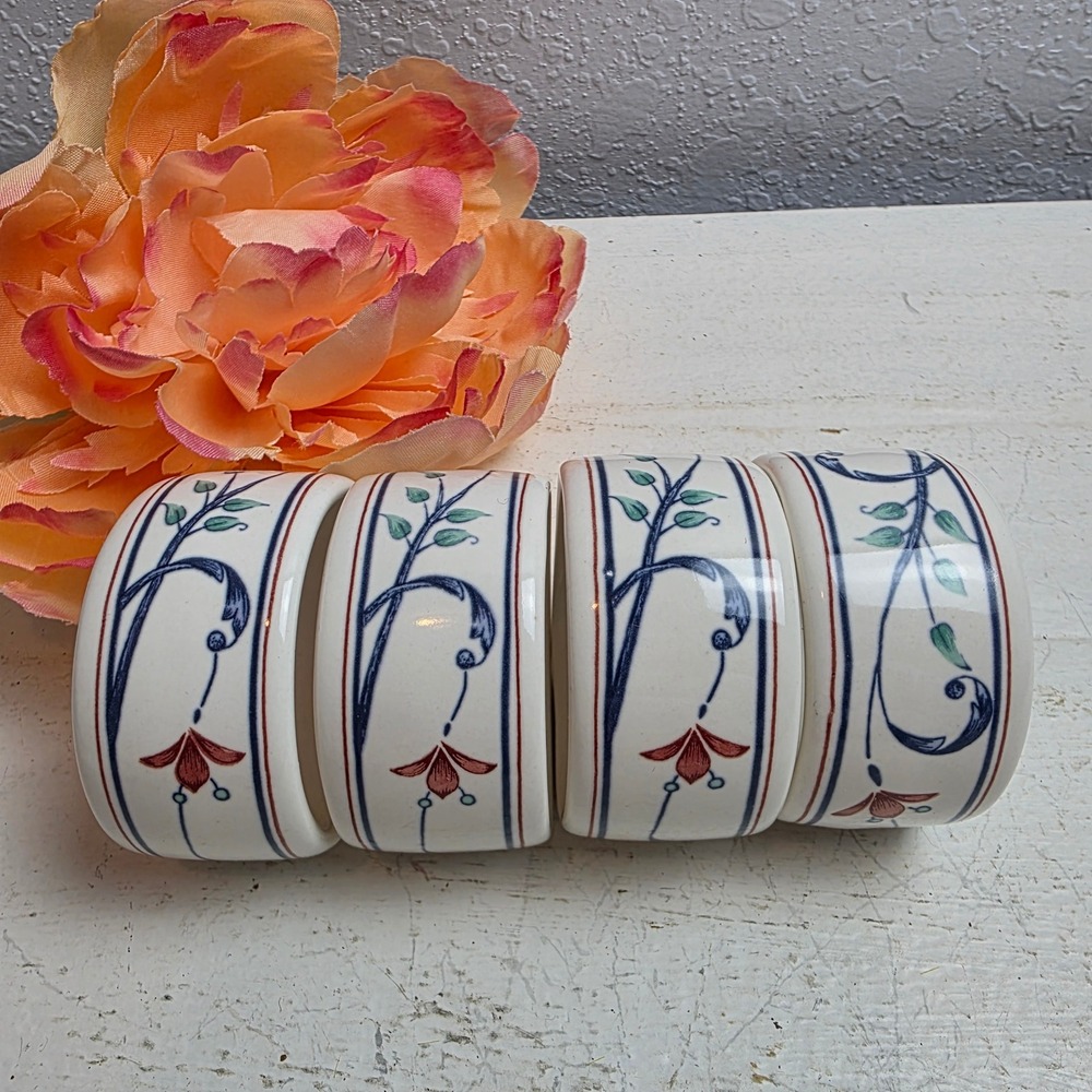 Vintage Mikasa Intaglio Annette Napkin Rings‎ Holders Red Blue Floral Set of 4